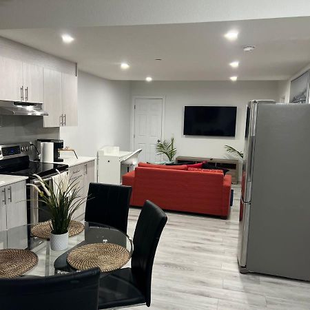 Beautiful 2 Bedroom Home Away From Home YYC Dış mekan fotoğraf