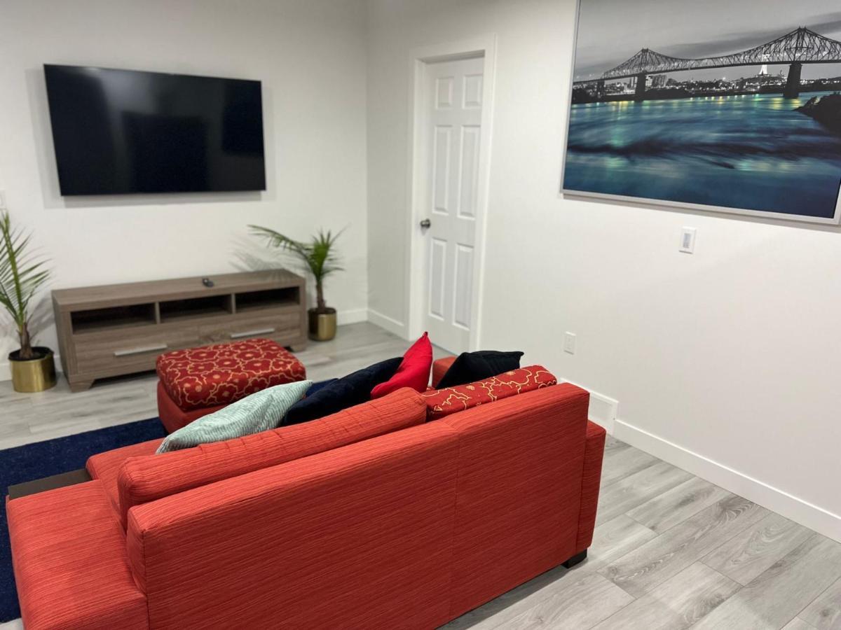 Beautiful 2 Bedroom Home Away From Home YYC Dış mekan fotoğraf