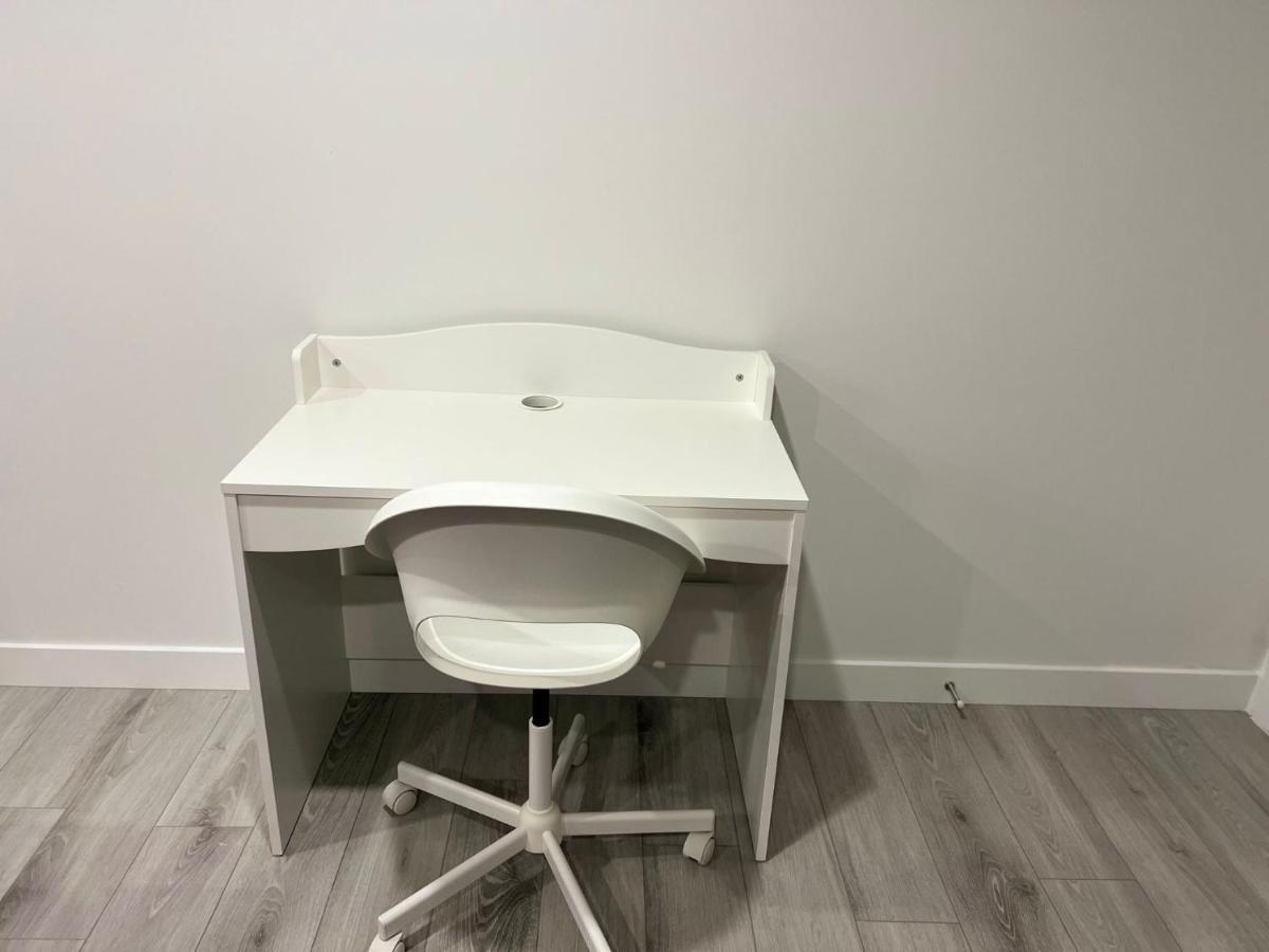 Beautiful 2 Bedroom Home Away From Home YYC Dış mekan fotoğraf
