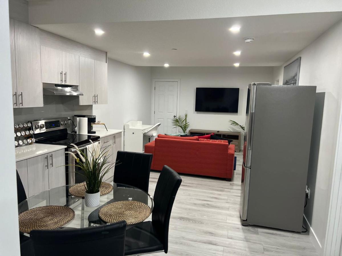 Beautiful 2 Bedroom Home Away From Home YYC Dış mekan fotoğraf
