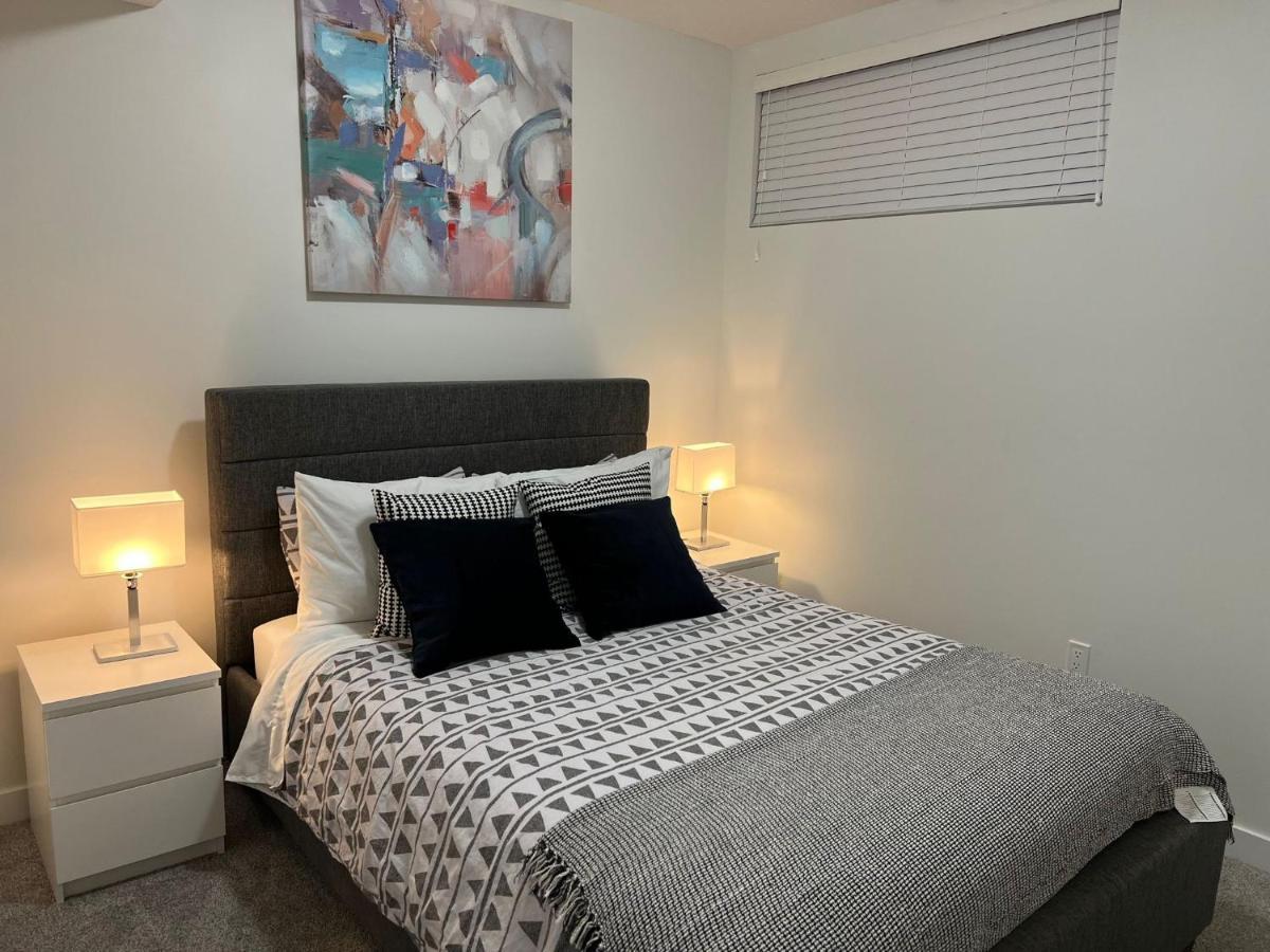 Beautiful 2 Bedroom Home Away From Home YYC Dış mekan fotoğraf