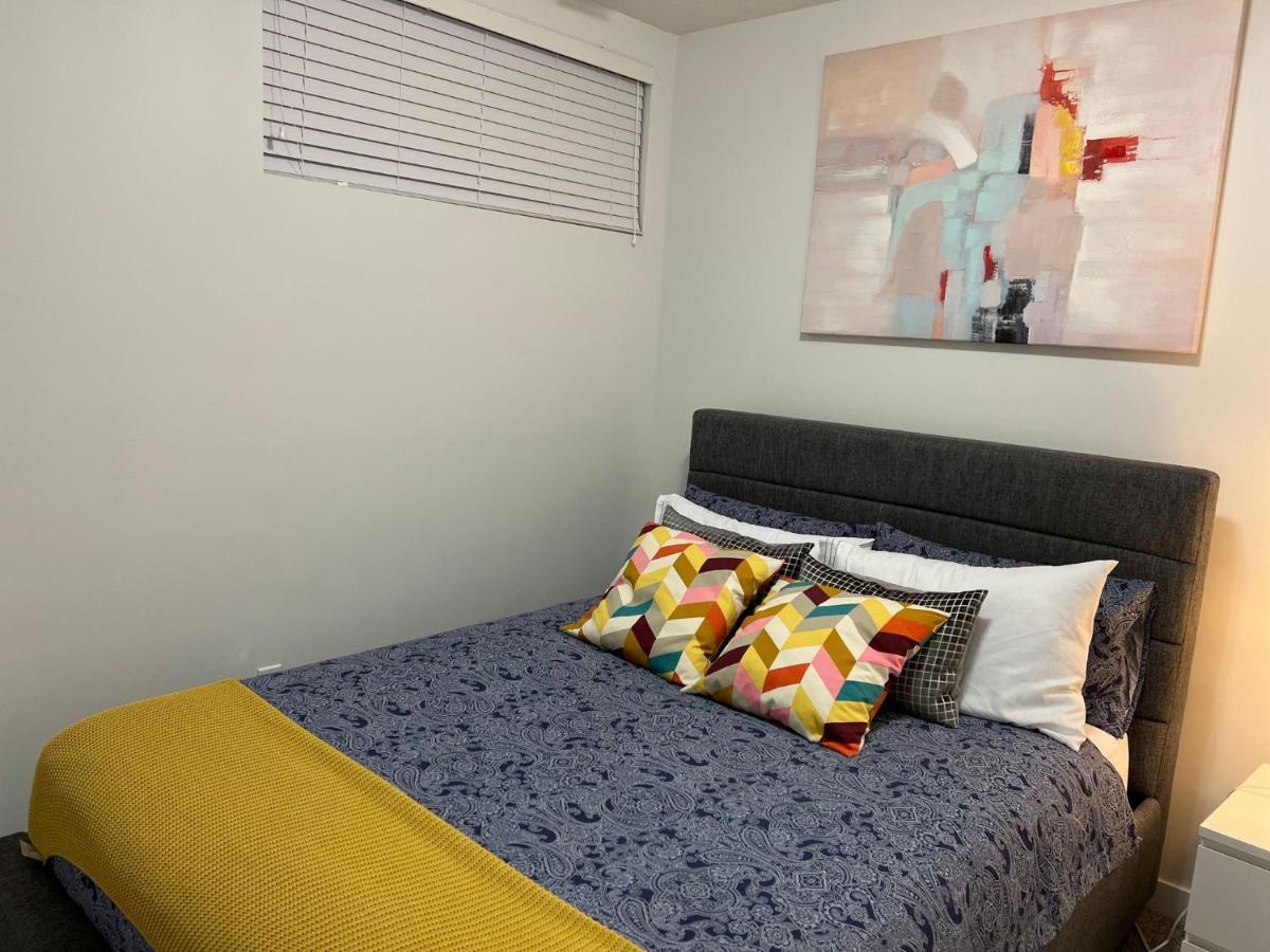 Beautiful 2 Bedroom Home Away From Home YYC Dış mekan fotoğraf