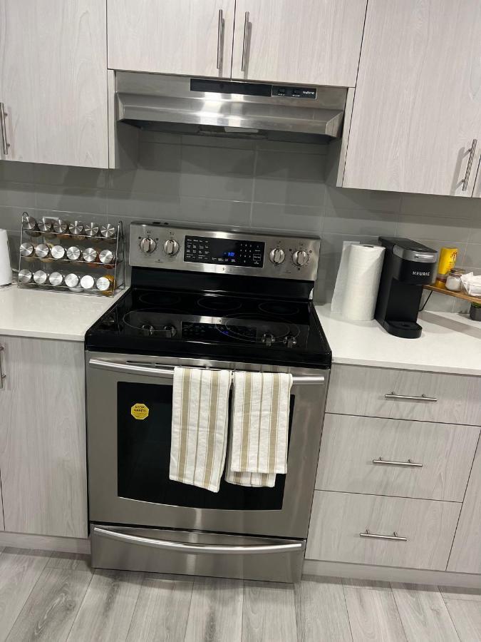 Beautiful 2 Bedroom Home Away From Home YYC Dış mekan fotoğraf