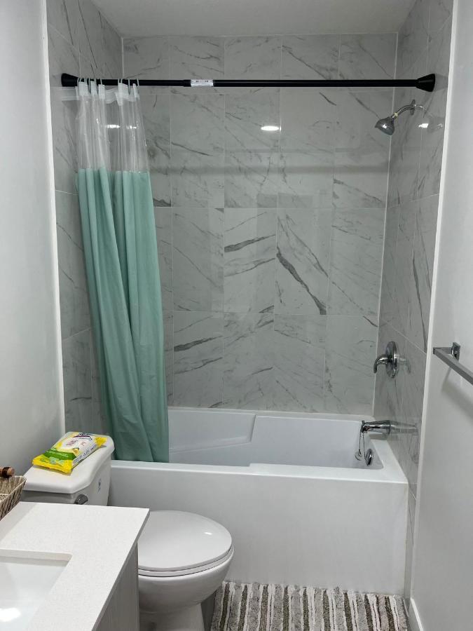 Beautiful 2 Bedroom Home Away From Home YYC Dış mekan fotoğraf